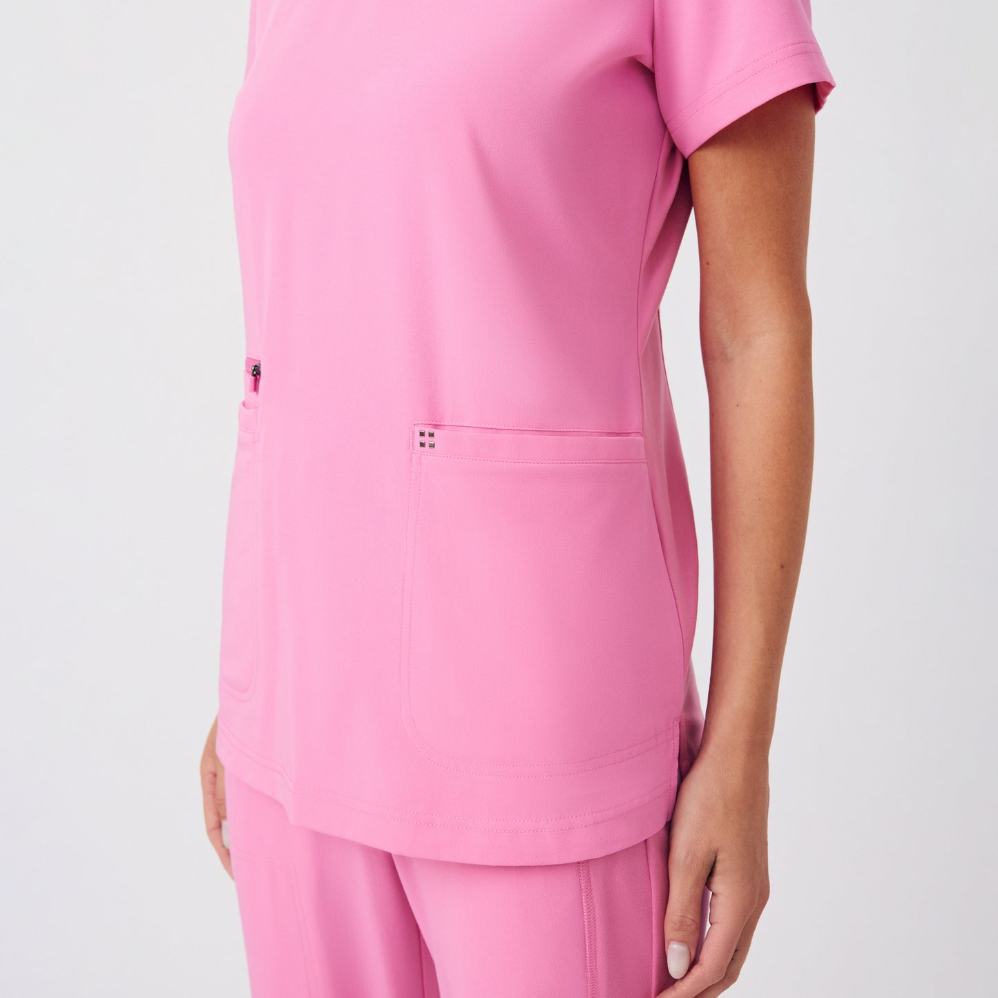 WT127- Women's 3 Pocket V Neck Top